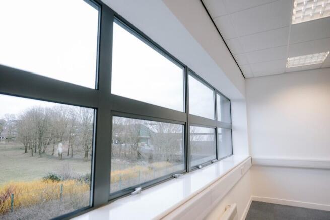550 sq ft office