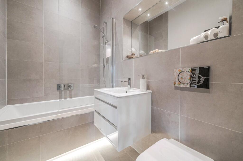 Apartment in Surrey Heath, Windlesham - View 5