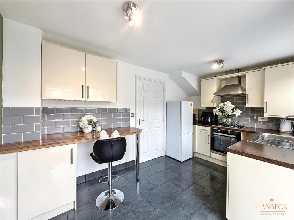 House in Hull, Kingswood - More