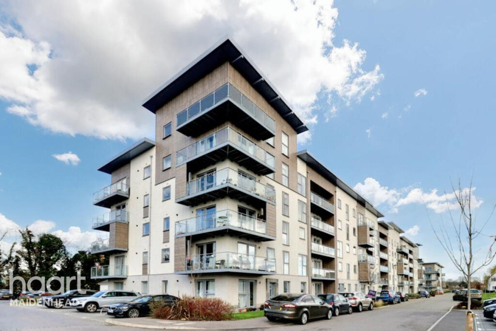 1-bed apartment on Sallow House, Maidenhead, £270,000