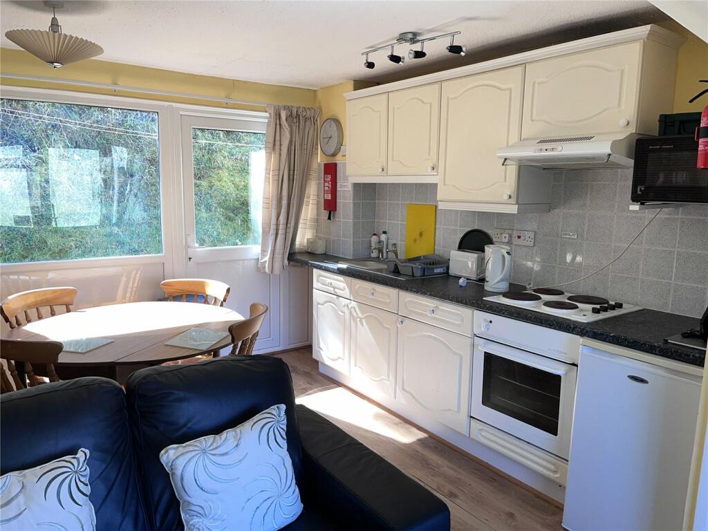 Trewent Park, Freshwater East, Pembroke, Pembrokeshire, SA71 photo 2