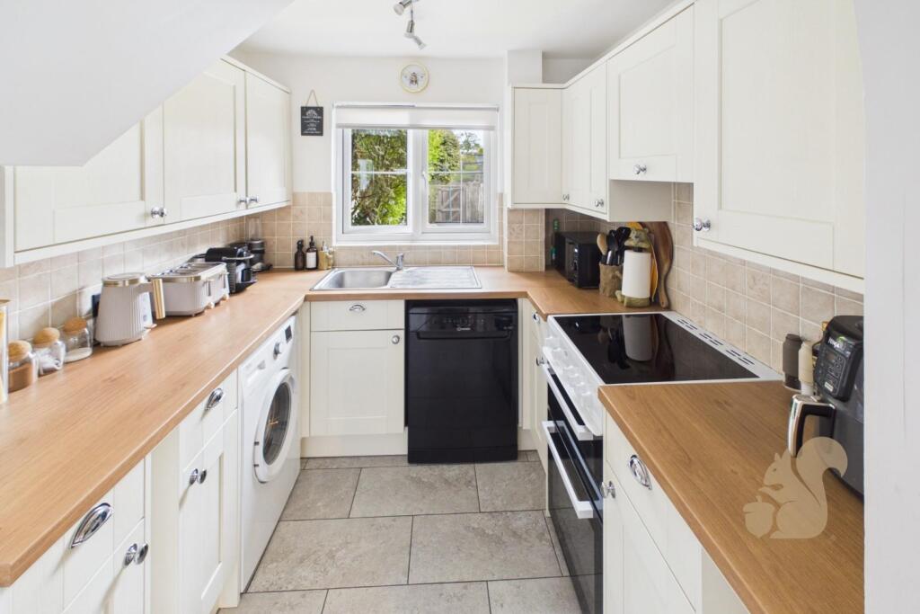 House in Uttlesford, Felsted - More