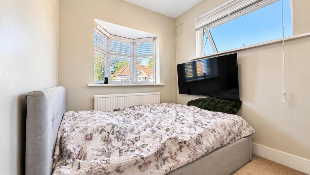 Nursery Avenue, Croydon photo 2