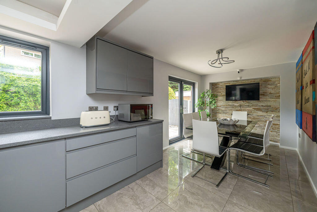 Wyvis Close, Compton photo 4
