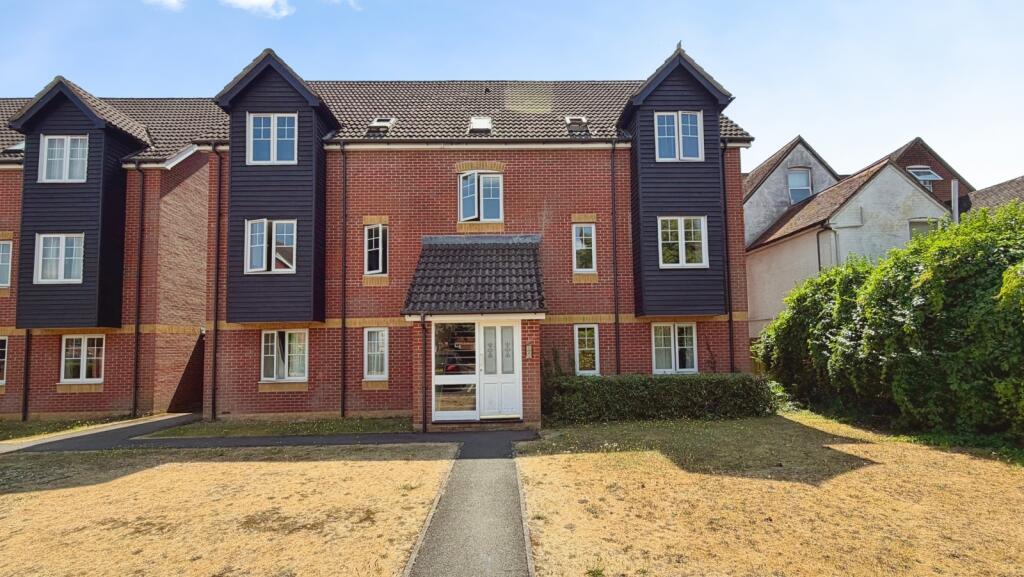 Main image of property: Harbury Court, Newbury, RG14