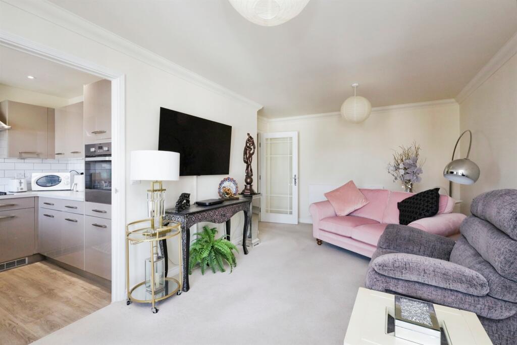 Southfields Road, Eastbourne photo 3