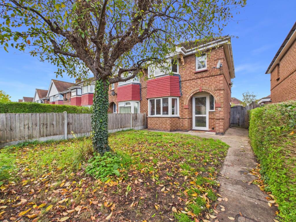3-bed terraced on Henwick Avenue, Worcester, Worcestershire, WR2, £230,000