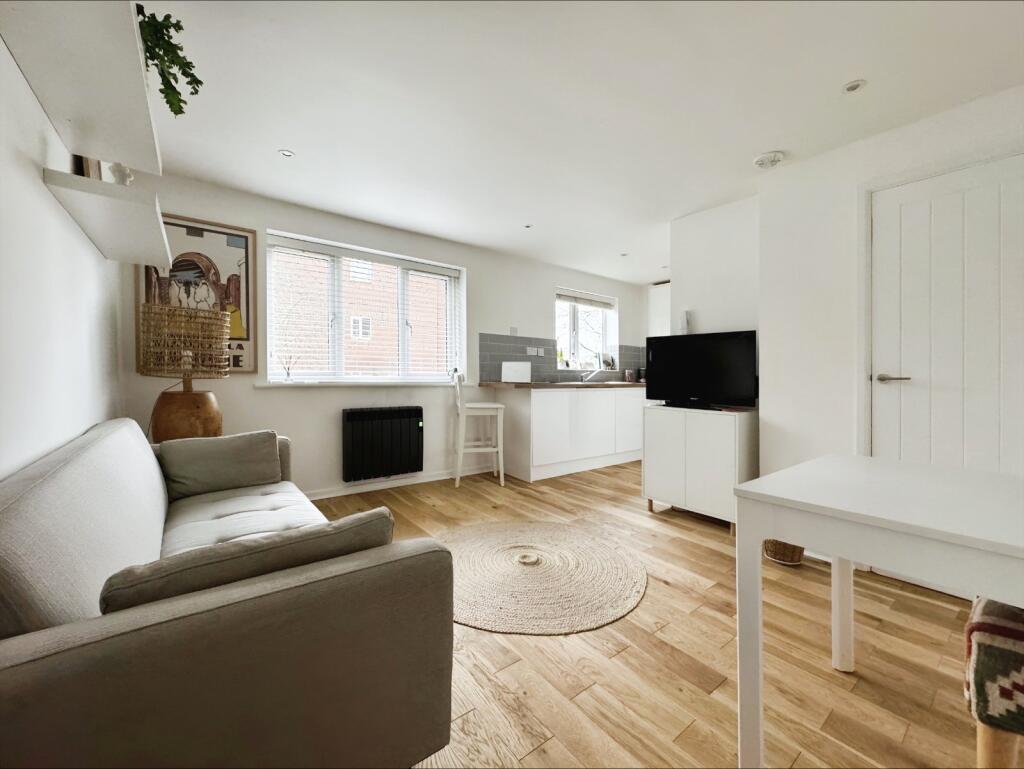 Main image of property: Cumberland Place, London, SE6