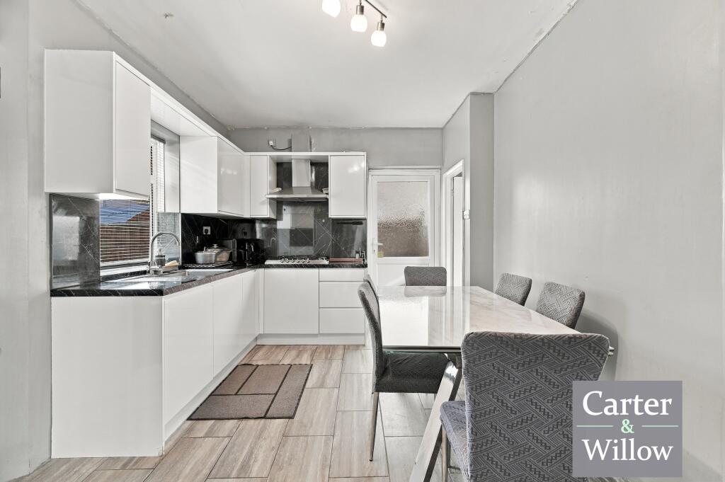House in Romford - View 2