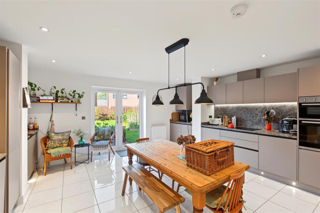 House in Nottingham, Nottinghamshire - View 2