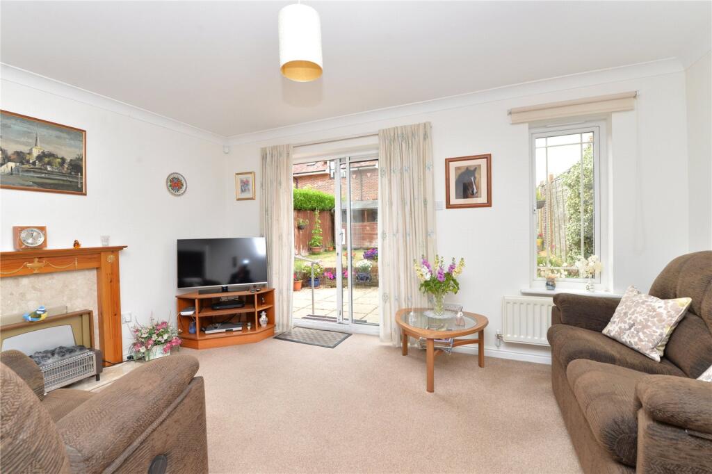 Ubsdell Close, New Milton, Hampshire, BH25 photo 3