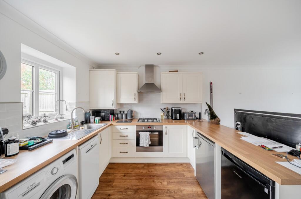 Top Farm Avenue, Navenby photo 4