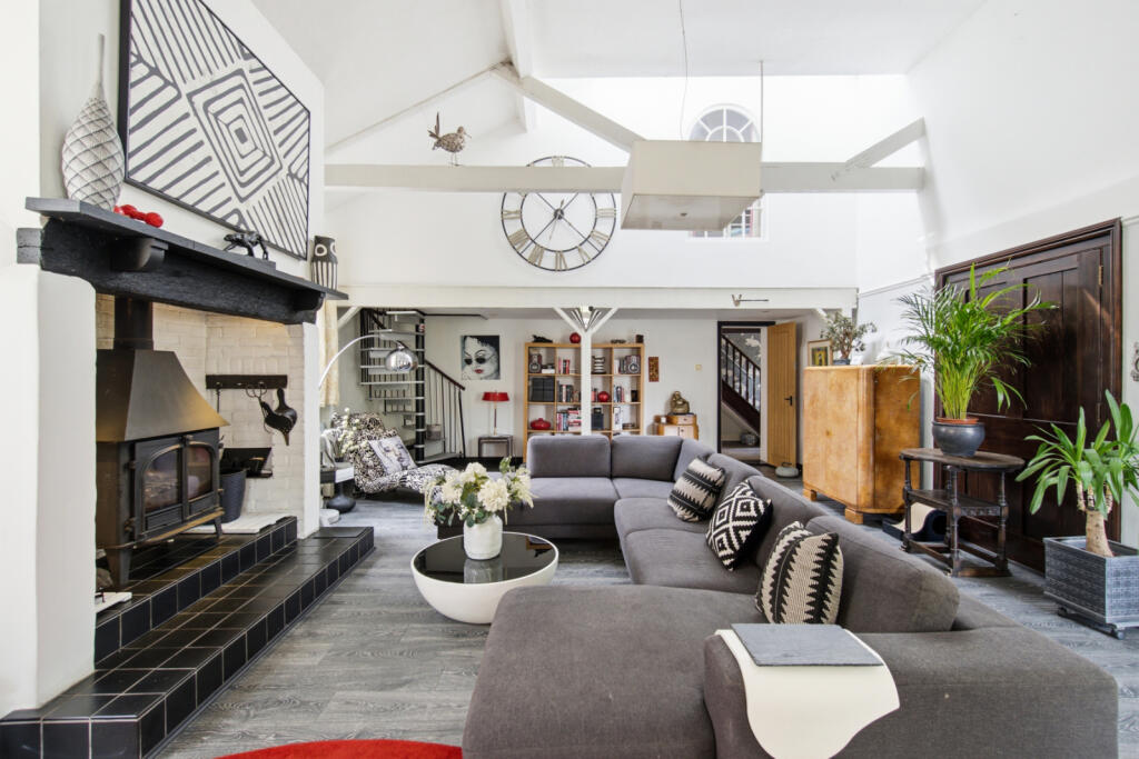Main image of property: Bocking End, Bocking, Essex, CM7