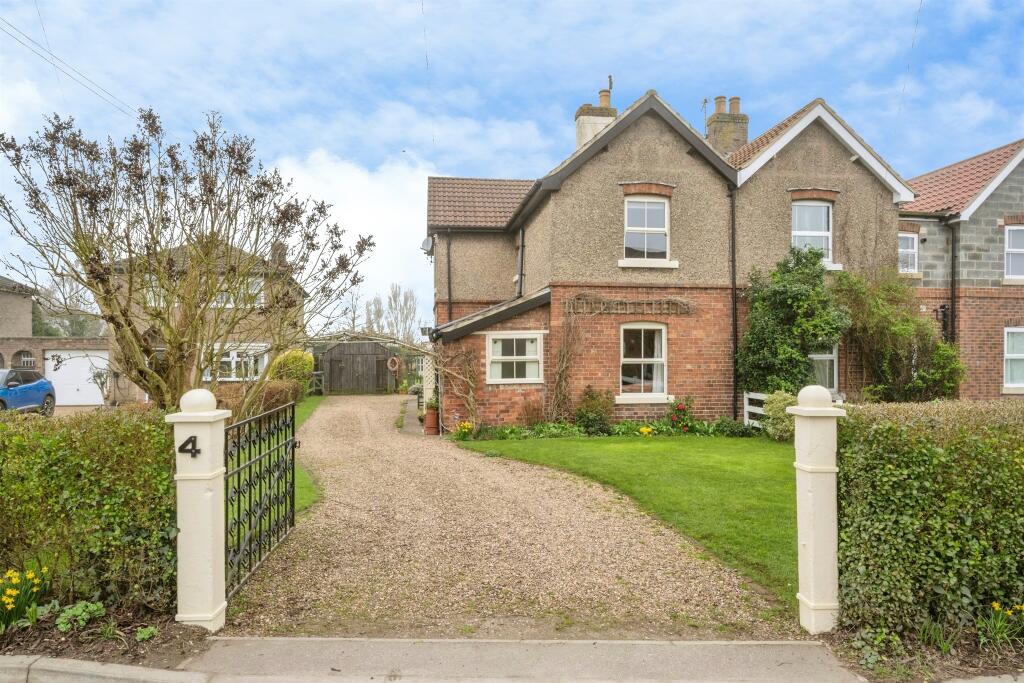 Main image of property: Blyton Road, Laughton, Gainsborough