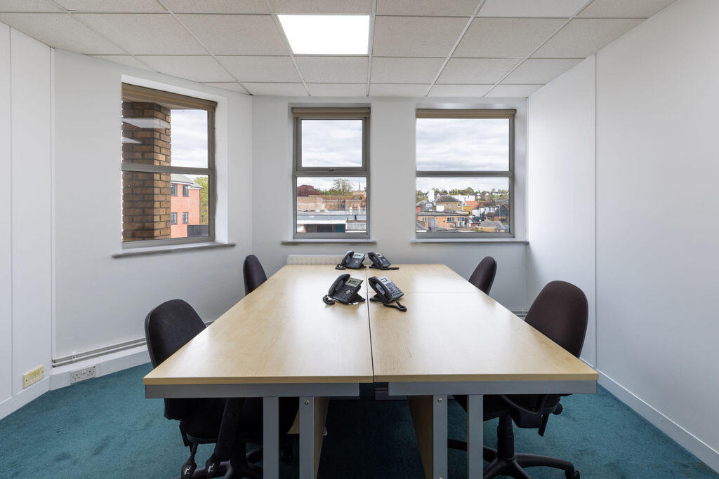 4 Person Office To Rent In Hitchin Hertfordshire