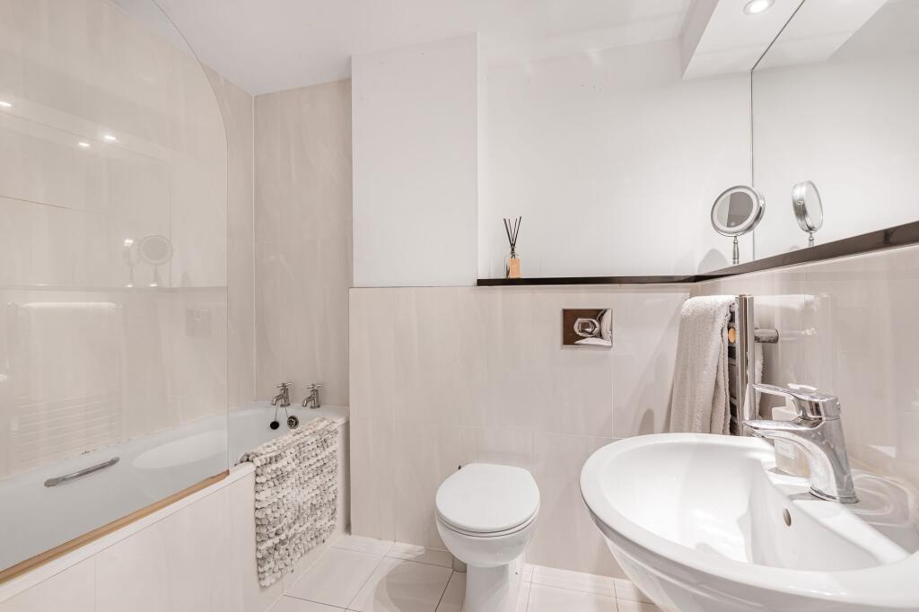 Apartment in Truro, Moresk - More