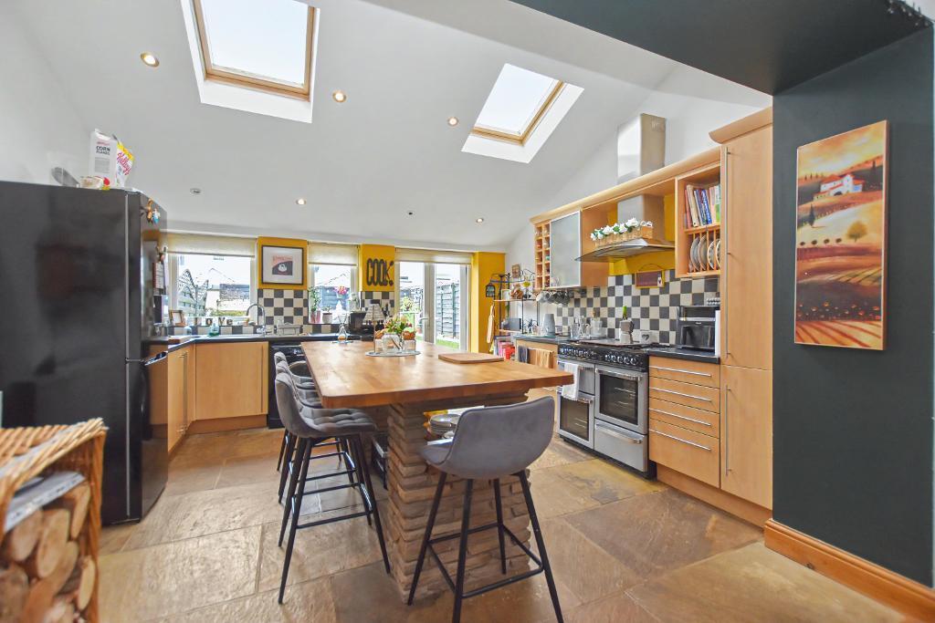 House in Ribble Valley, Clitheroe - More