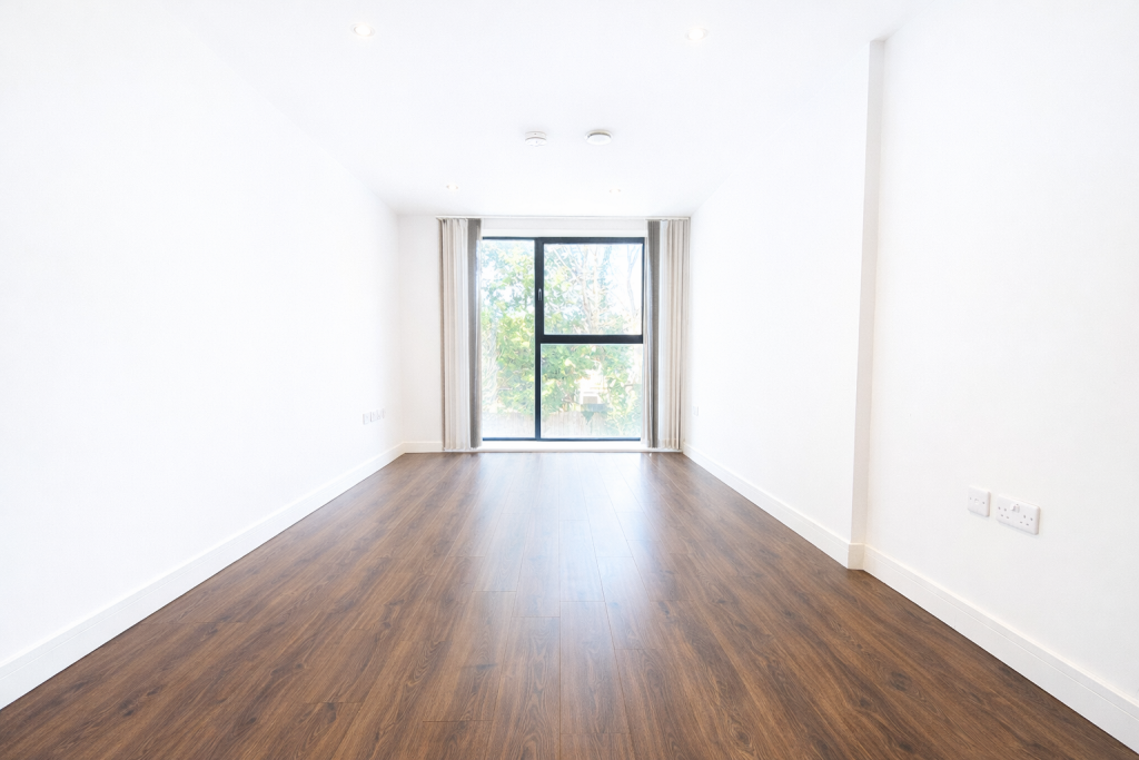 Apartment in Watford - View 5