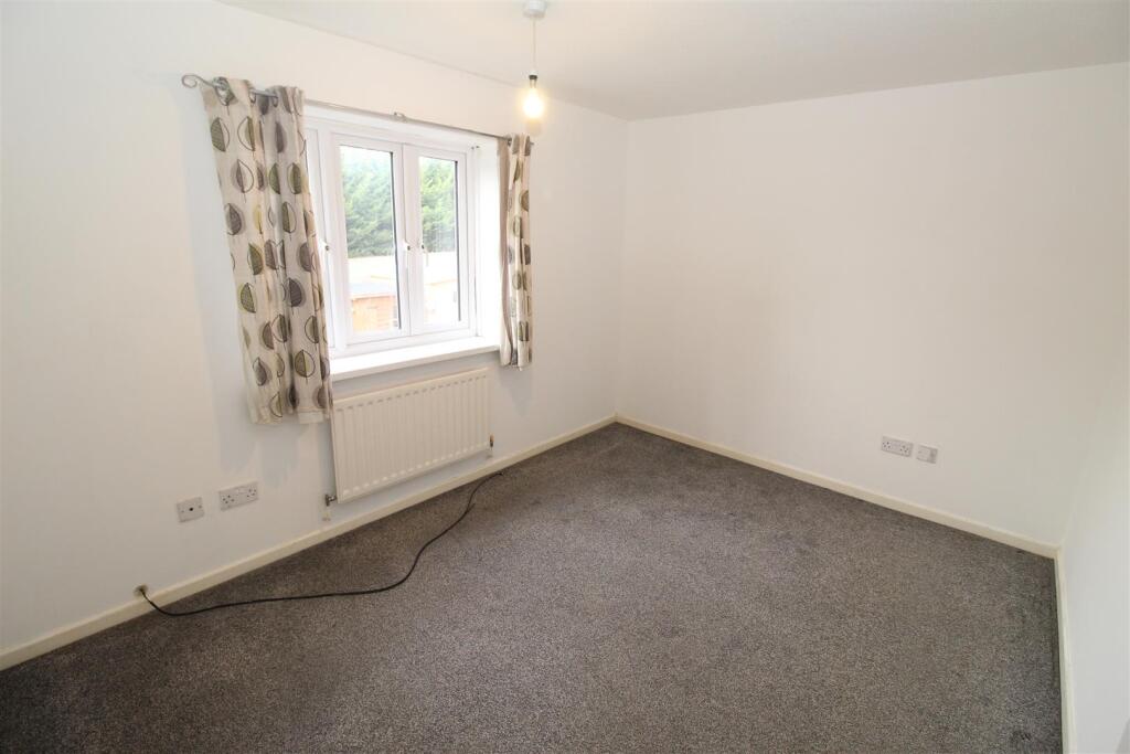 House in Newport - View 5