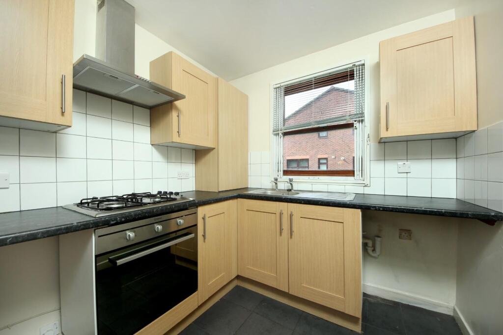 Apartment in London, Wellington Court, Shepherd's Bush - More
