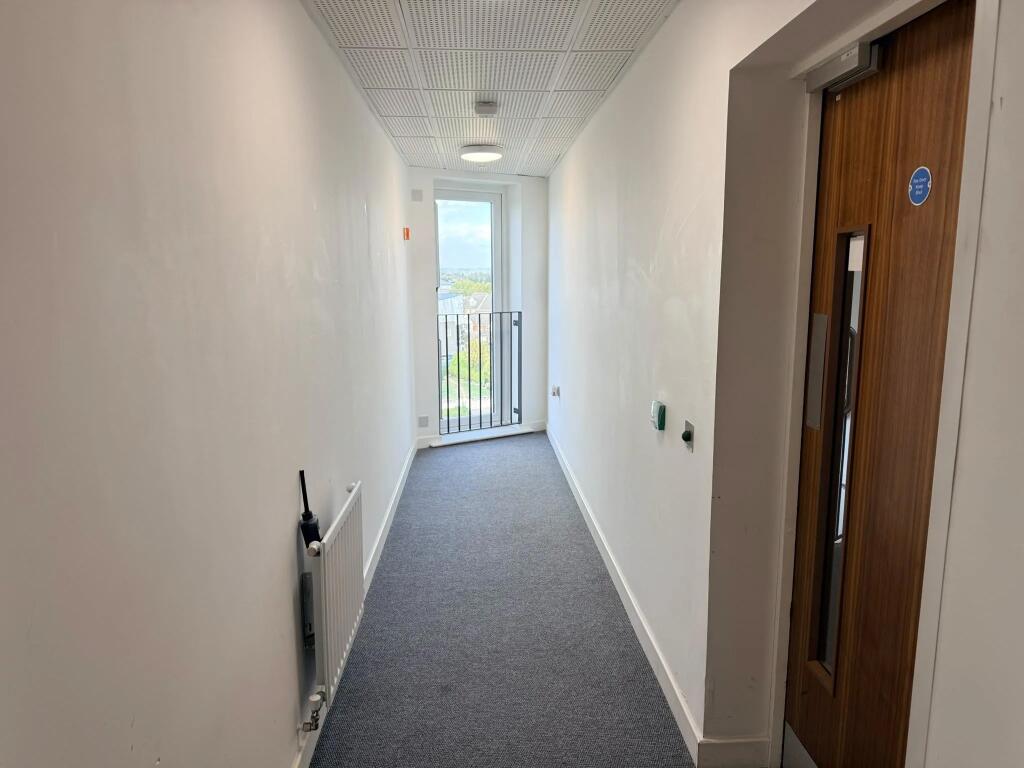 Apartment in Barking - View 5