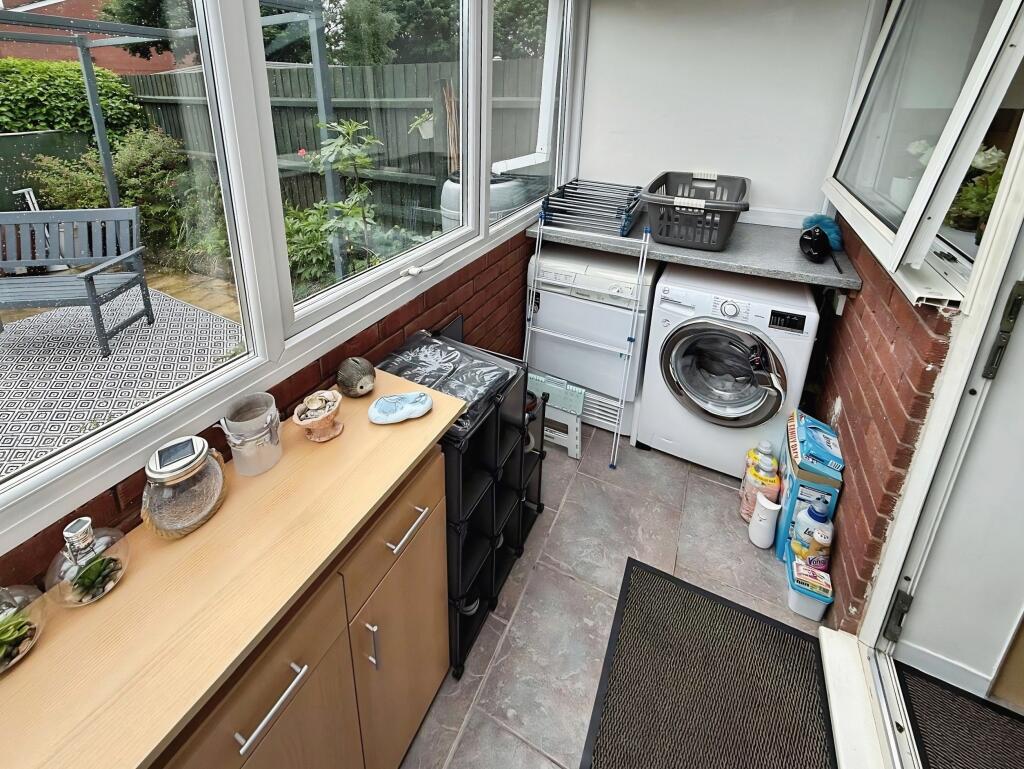 17 Tivey Court Road, Longford, Coventry, West Midlands CV6 7EX photo 4