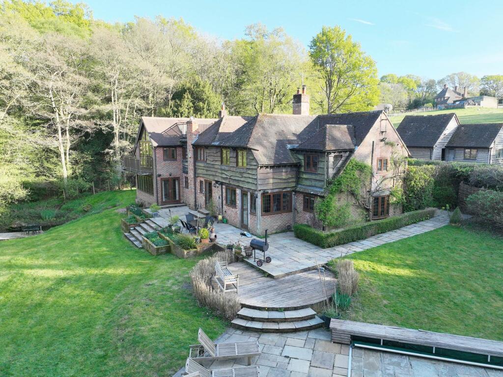 Chapel Row, Bucklebury Common, Berkshire photo 4