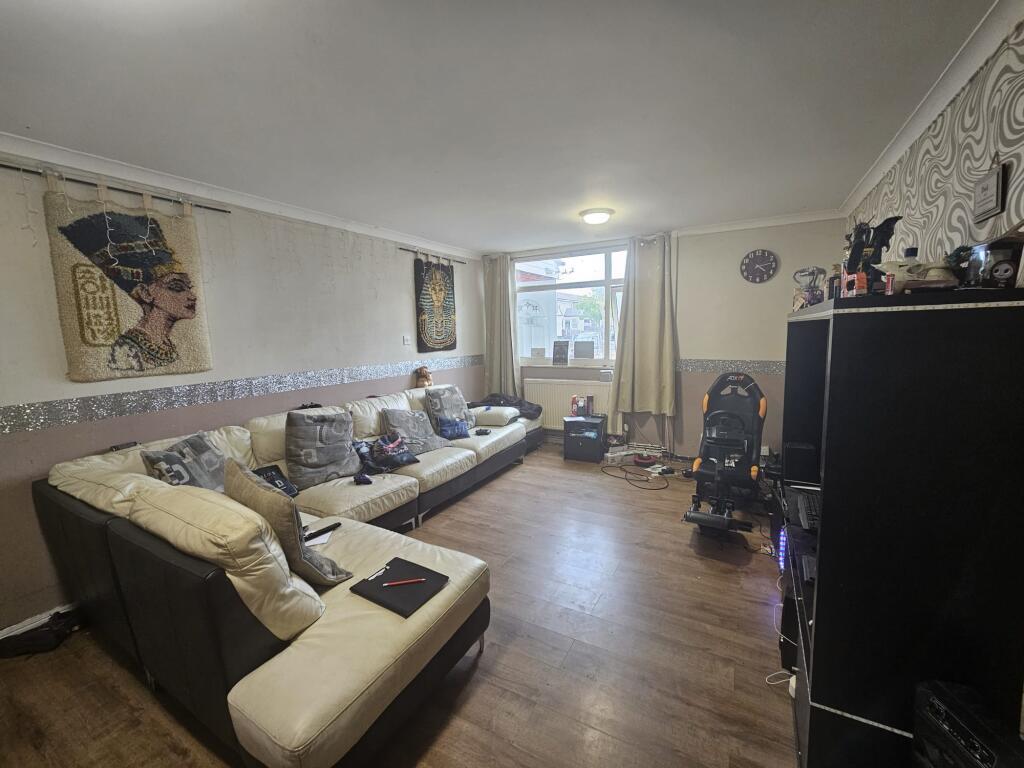 House in Trafford, Partington - View 4