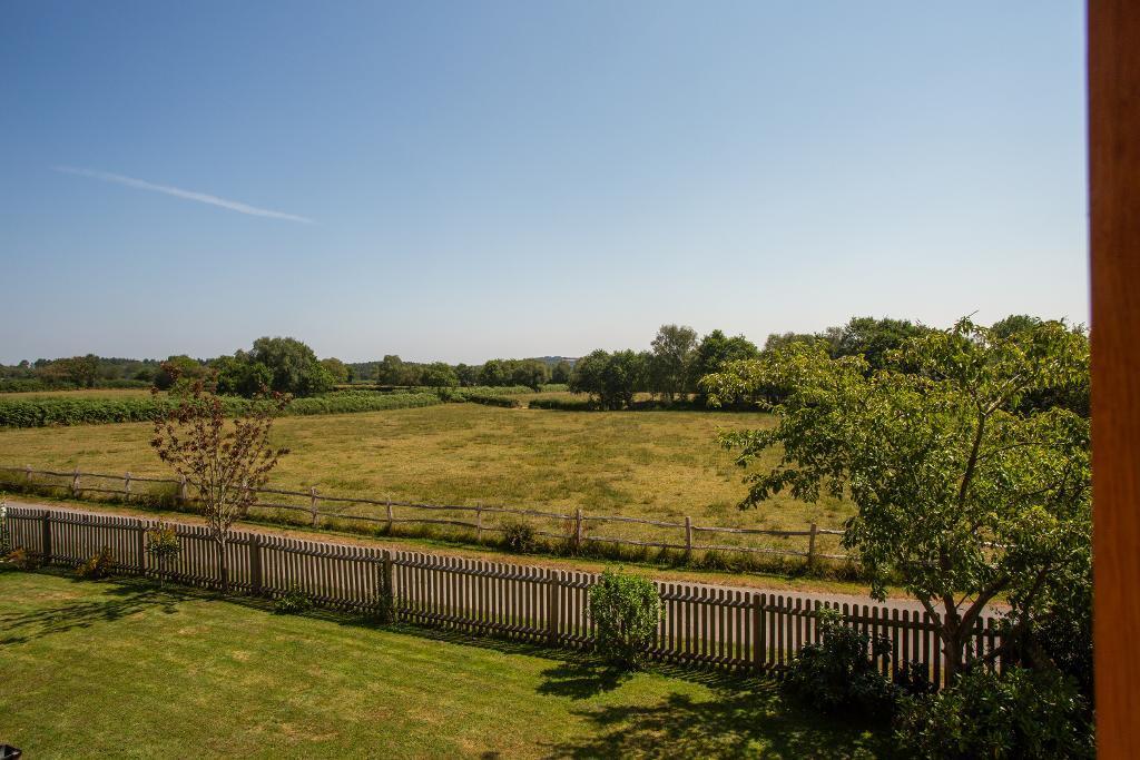 House in Wealden, Warbleton - View 2