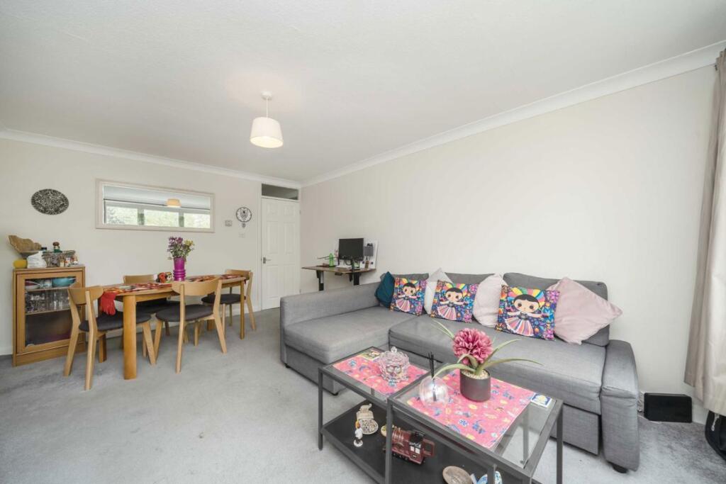 Apartment in London, Park Royal - View 2