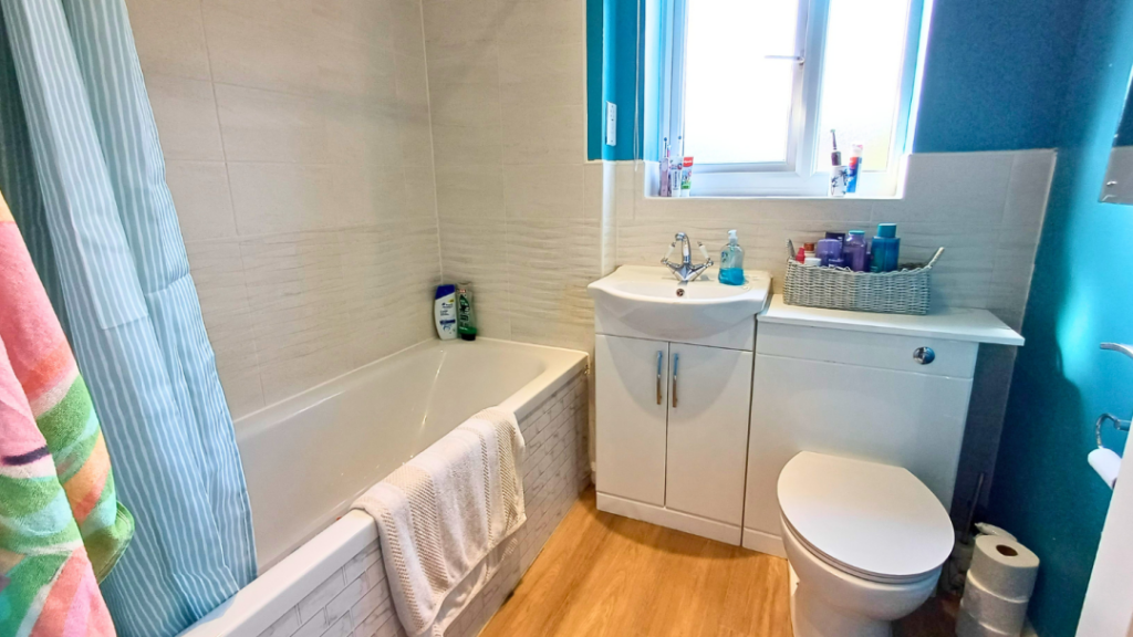 House in Wigan, Greater Manchester - More