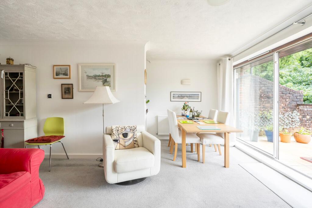 Apartment in Tandridge, Warlingham - More