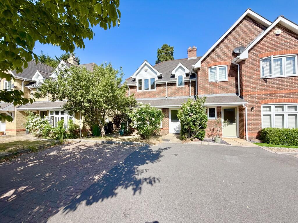 Main image of property: 5 Badgers Copse ,Surrey GU15 1HW