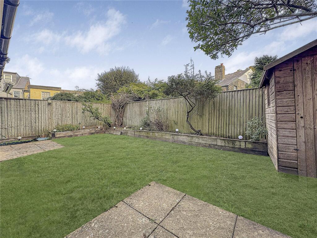Apartment in London - View 5