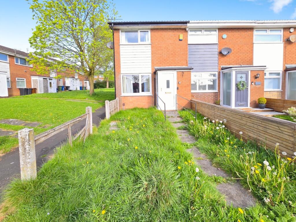 2-bed semi-detached on Lonsdale Walk, Orrell, Wigan, Greater Manchester, WN5, £95,000