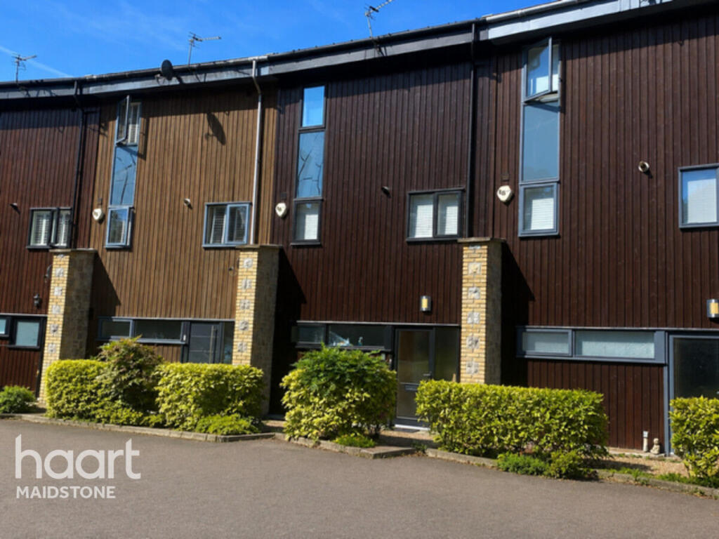 House in Maidstone, Kent - View 2