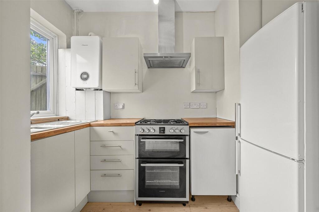Apartment in London - View 4