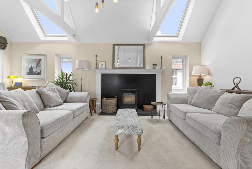 Apartment in Brighton - View 4
