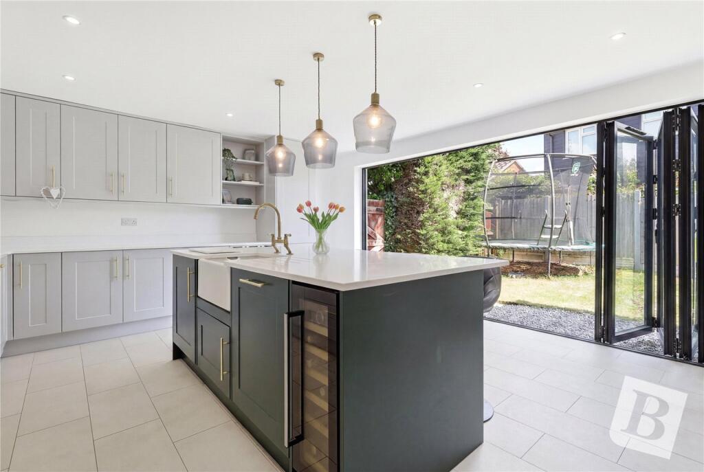 Main image of property: Cawkwell Close, Chelmer Village, Chelmsford, Essex, CM2