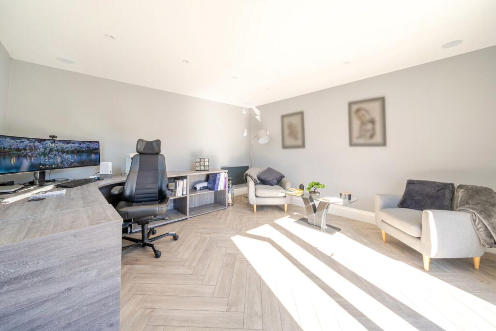 House in Kingston upon Thames - View 5