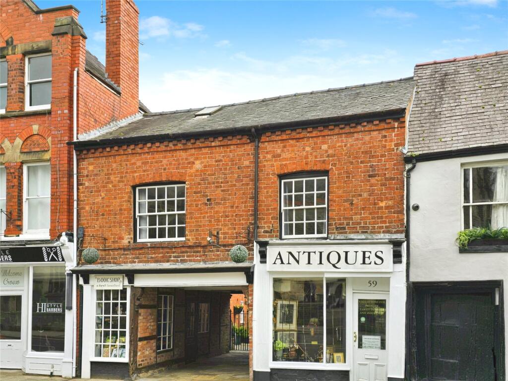 2-bed flat on Church Street, Oswestry, Shropshire, SY11, £135,000