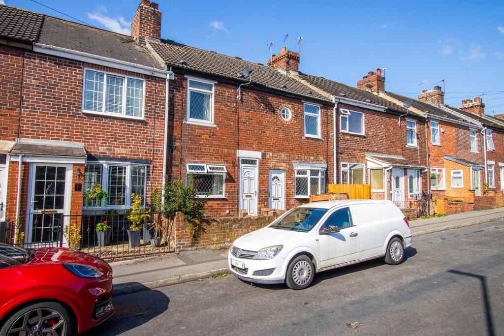 2-bed terraced on Carleton View, Pontefract, WF8, £87,000