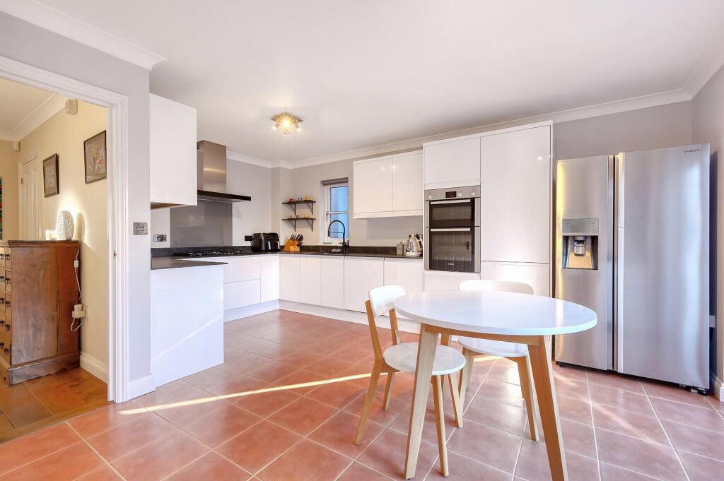House in Uttlesford, Great Dunmow - View 2