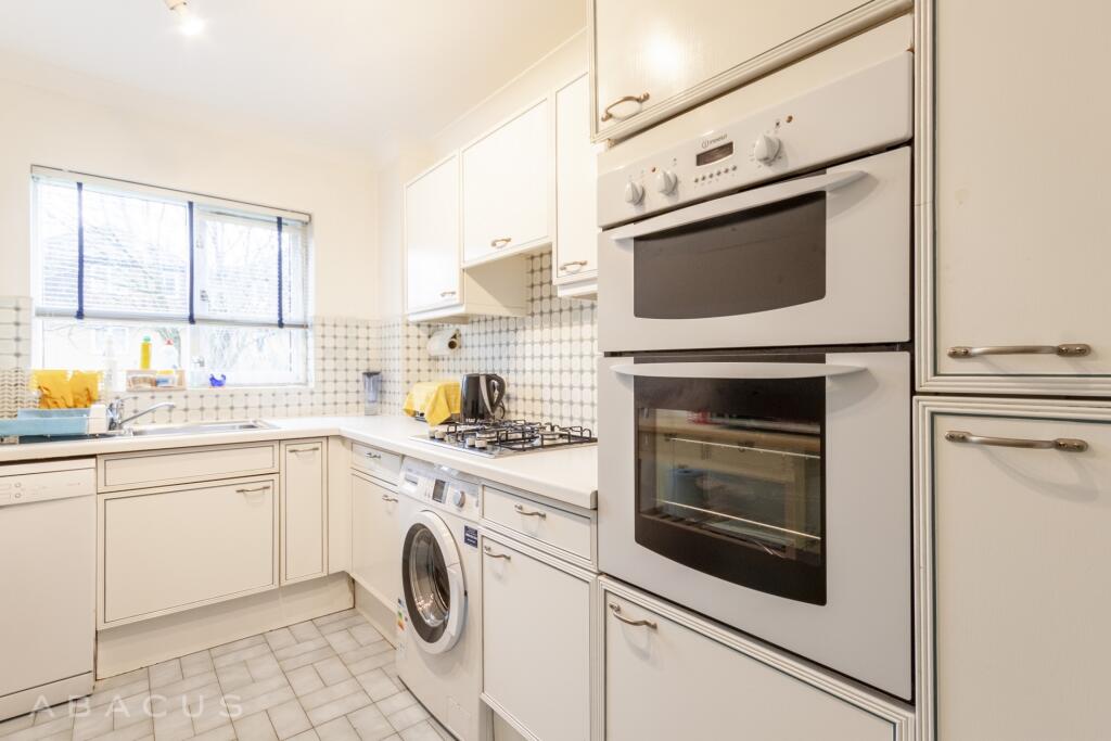 Apartment in Harrow - View 4