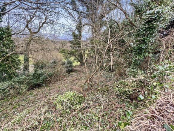 Plot, Ballacraine