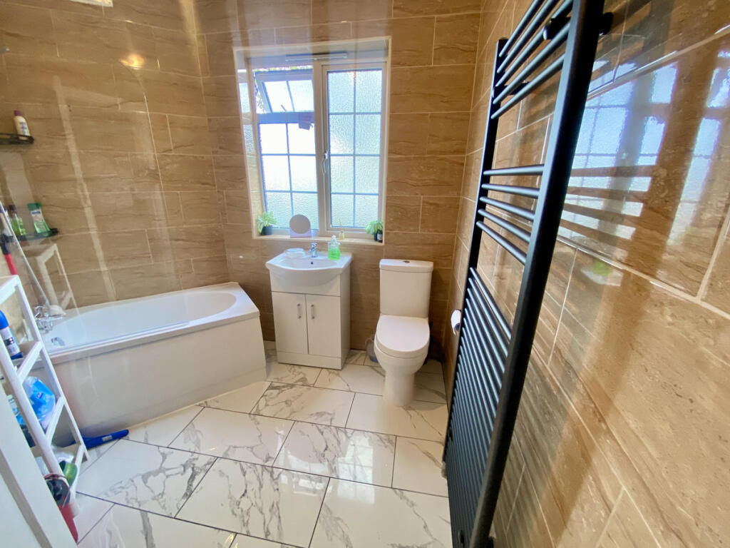 Apartment in London - View 3