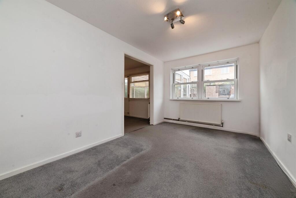 House in Hull - View 2