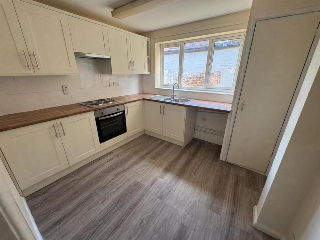 Apartment in Northampton, Phippsville - View 3