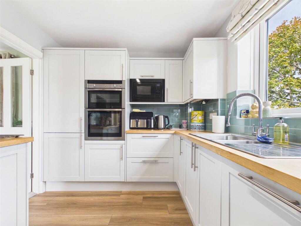 Apartment in Bournemouth - More