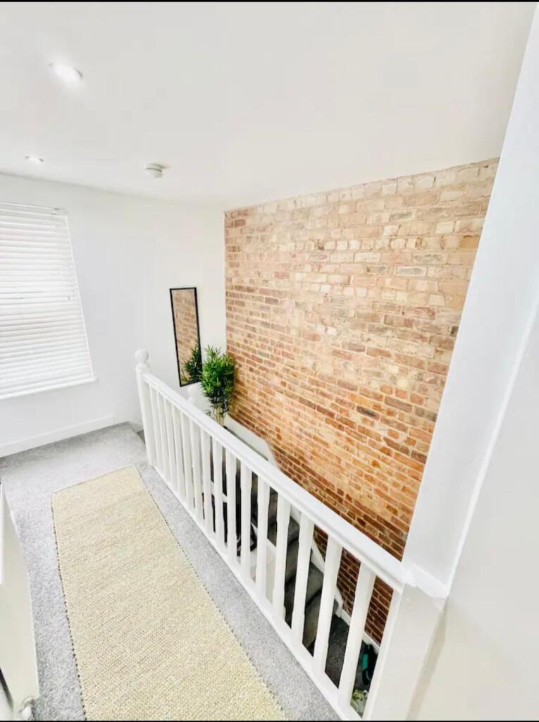 Apartment in Warrington, Bank Quay, Bewsey - View 4